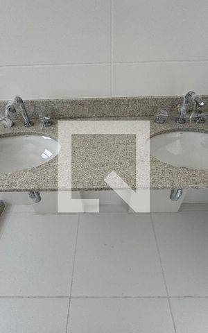 Apartamento à venda com 187m², 4 quartos e 3 vagas Apartamento à venda com 187m², 4 quartos e 3 vagasSuíte 1 - Banheiro