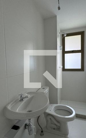 Apartamento à venda com 187m², 4 quartos e 3 vagas Apartamento à venda com 187m², 4 quartos e 3 vagasCozinha e Área de Serviço - Banheiro