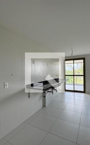 Apartamento à venda com 187m², 4 quartos e 3 vagas Apartamento à venda com 187m², 4 quartos e 3 vagasCozinha e Área de Serviço