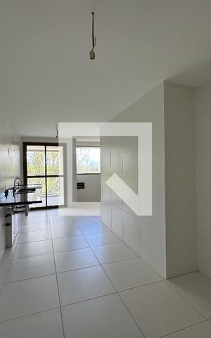 Apartamento à venda com 187m², 4 quartos e 3 vagas Apartamento à venda com 187m², 4 quartos e 3 vagasCozinha e Área de Serviço