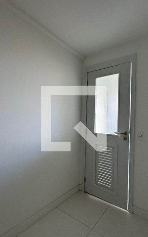 Apartamento à venda com 124m², 3 quartos e 2 vagas Apartamento à venda com 124m², 3 quartos e 2 vagasCozinha e Área de Serviço - Quarto