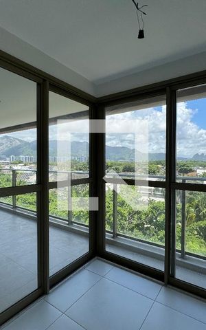 Apartamento à venda com 124m², 3 quartos e 2 vagas Apartamento à venda com 124m², 3 quartos e 2 vagasCozinha e Área de Serviço