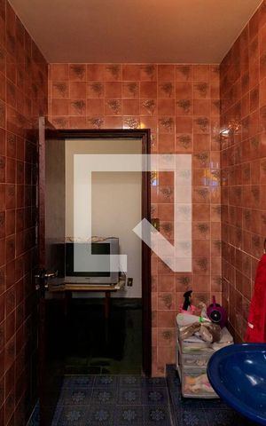 Casa à venda com 300m², 3 quartos e 5 vagas Casa à venda com 300m², 3 quartos e 5 vagasBanheiro 2