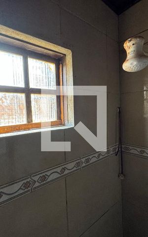 Casa para alugar com 80m², 2 quartos e 1 vaga Casa para alugar com 80m², 2 quartos e 1 vagaBanheiro Social