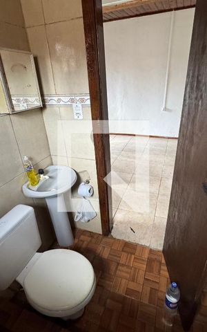 Casa para alugar com 80m², 2 quartos e 1 vaga Casa para alugar com 80m², 2 quartos e 1 vagaBanheiro Social