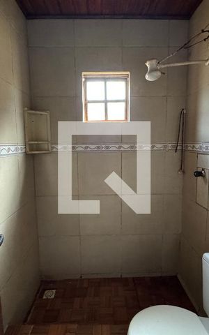 Casa para alugar com 80m², 2 quartos e 1 vaga Casa para alugar com 80m², 2 quartos e 1 vagaBanheiro Social