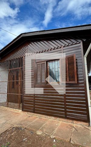 Casa para alugar com 80m², 2 quartos e 1 vaga Casa para alugar com 80m², 2 quartos e 1 vagaFachada