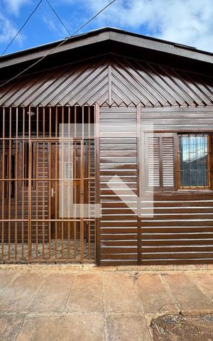Casa para alugar com 80m², 2 quartos e 1 vaga Casa para alugar com 80m², 2 quartos e 1 vagaFachada