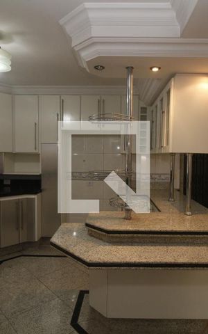 Casa à venda com 370m², 4 quartos e 8 vagasCozinha