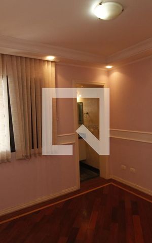 Casa à venda com 370m², 4 quartos e 8 vagasQuarto Suíte