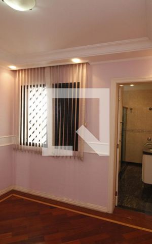 Casa à venda com 370m², 4 quartos e 8 vagasQuarto Suíte