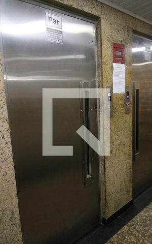 Apartamento à venda com 61m², 2 quartos e 1 vagaÁrea comum - Elevadores