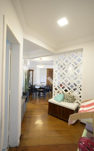 Apartamento à venda com 78m², 2 quartos e 2 vagasCorredor