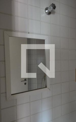 Apartamento à venda com 78m², 2 quartos e 2 vagasBanheiro de Serviço