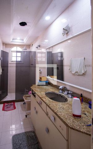Casa para alugar com 511m², 4 quartos e 5 vagas Casa para alugar com 511m², 4 quartos e 5 vagasBanheiro Social 1