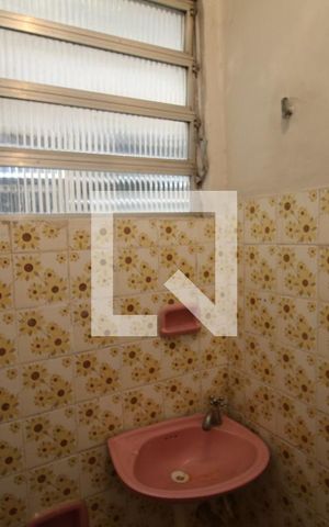 Apartamento para alugar com 50m², 2 quartos e sem vagaBanheiro