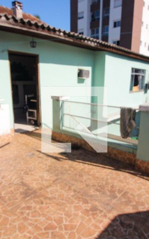Casa à venda com 290m², 5 quartos e 4 vagas Casa à venda com 290m², 5 quartos e 4 vagasTerraço