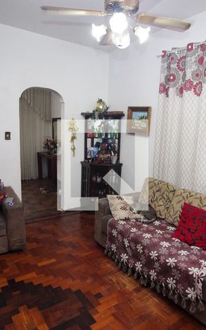 Casa à venda com 290m², 5 quartos e 4 vagas Casa à venda com 290m², 5 quartos e 4 vagasSala 1