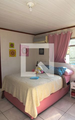 Casa à venda com 290m², 5 quartos e 4 vagas Casa à venda com 290m², 5 quartos e 4 vagasQuarto Suíte