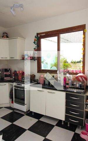 Casa à venda com 290m², 5 quartos e 4 vagas Casa à venda com 290m², 5 quartos e 4 vagasCozinha 2