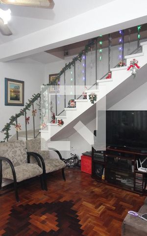 Casa à venda com 290m², 5 quartos e 4 vagas Casa à venda com 290m², 5 quartos e 4 vagasSala 1