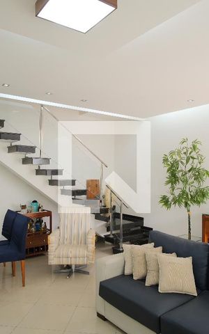 Casa à venda com 250m², 3 quartos e 2 vagasSala