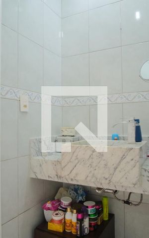 Casa à venda com 250m², 3 quartos e 2 vagasBanheiro da Suíte