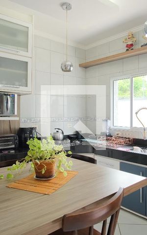 Casa à venda com 250m², 3 quartos e 2 vagasCozinha