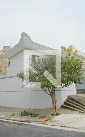 Casa à venda com 250m², 3 quartos e 2 vagasFachada