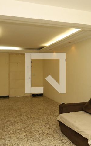 Casa para alugar com 330m², 6 quartos e 5 vagasSala