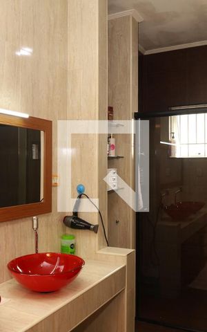 Casa para alugar com 330m², 6 quartos e 5 vagasBanheiro 2