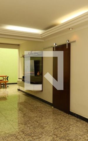 Casa para alugar com 330m², 6 quartos e 5 vagasSala