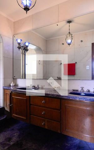 Casa à venda com 333m², 4 quartos e 2 vagas Casa à venda com 333m², 4 quartos e 2 vagasBanheiro do Quarto 2