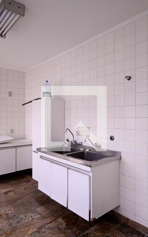 Casa à venda com 333m², 4 quartos e 2 vagas Casa à venda com 333m², 4 quartos e 2 vagasEdicula - Cozinha