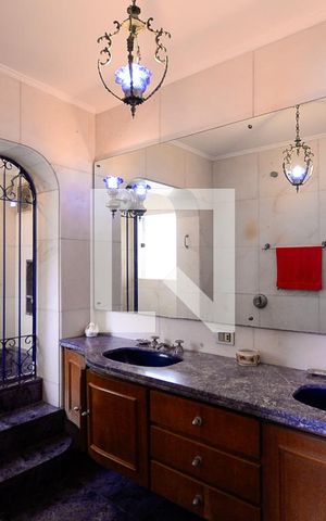 Casa à venda com 333m², 4 quartos e 2 vagas Casa à venda com 333m², 4 quartos e 2 vagasBanheiro do Quarto 2