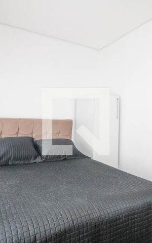Casa à venda com 330m², 5 quartos e 3 vagas Casa à venda com 330m², 5 quartos e 3 vagasQuarto 2