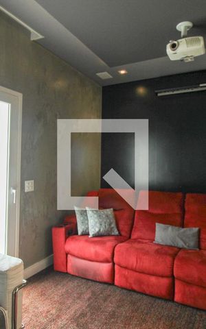 Casa à venda com 330m², 5 quartos e 3 vagas Casa à venda com 330m², 5 quartos e 3 vagasSala de tv