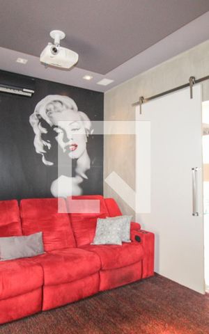 Casa à venda com 330m², 5 quartos e 3 vagas Casa à venda com 330m², 5 quartos e 3 vagasSala de tv