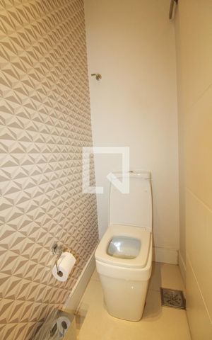 Casa à venda com 330m², 5 quartos e 3 vagas Casa à venda com 330m², 5 quartos e 3 vagasLavabo