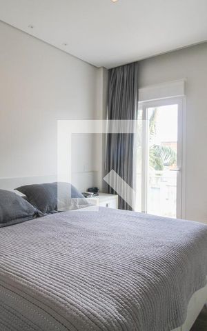 Casa à venda com 330m², 5 quartos e 3 vagas Casa à venda com 330m², 5 quartos e 3 vagasQuarto 3 (suíte)