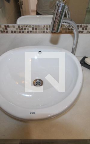 Casa à venda com 330m², 5 quartos e 3 vagas Casa à venda com 330m², 5 quartos e 3 vagasBanheiro da área da churrasqueira