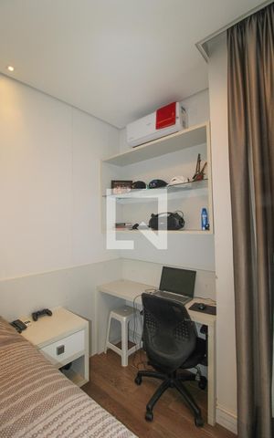 Casa à venda com 330m², 5 quartos e 3 vagas Casa à venda com 330m², 5 quartos e 3 vagasQuarto 4 (suíte)