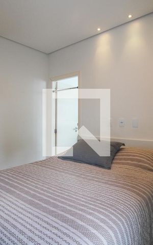 Casa à venda com 330m², 5 quartos e 3 vagas Casa à venda com 330m², 5 quartos e 3 vagasQuarto 4 (suíte)