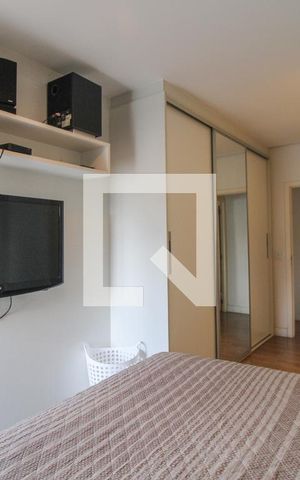 Casa à venda com 330m², 5 quartos e 3 vagas Casa à venda com 330m², 5 quartos e 3 vagasQuarto 4 (suíte)
