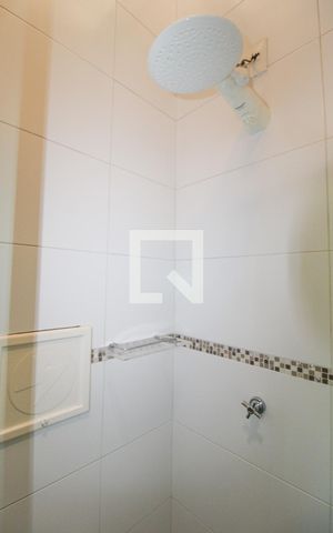 Casa à venda com 330m², 5 quartos e 3 vagas Casa à venda com 330m², 5 quartos e 3 vagasBanheiro da área da churrasqueira