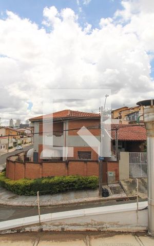 Casa à venda com 330m², 5 quartos e 3 vagas Casa à venda com 330m², 5 quartos e 3 vagasVista da Varanda do Quarto 1 e do Quarto 2