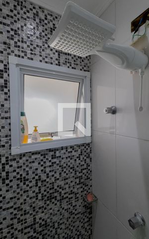 Casa de condomínio para alugar com 69m², 2 quartos e 1 vagaBanheiro