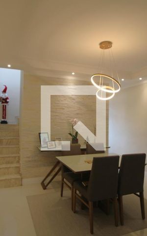 Casa à venda com 116m², 3 quartos e 2 vagasSala