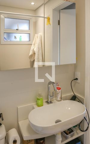Apartamento para alugar com 80m², 3 quartos e 1 vaga Apartamento para alugar com 80m², 3 quartos e 1 vagaBanheiro da Suíte