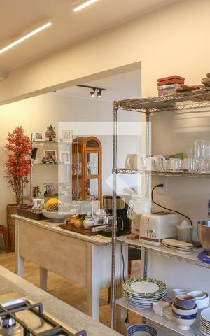 Apartamento para alugar com 80m², 3 quartos e 1 vaga Apartamento para alugar com 80m², 3 quartos e 1 vagaCozinha e Área de Serviço
